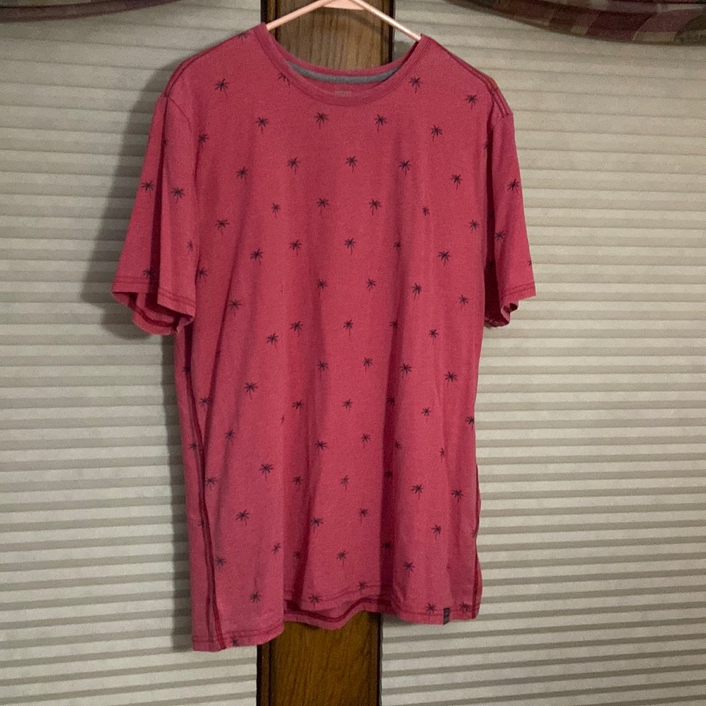 Flag and Anthem red T-shirt with palm trees size large
